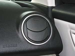 2009款2.0L 豪华版 中控区