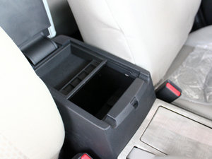 2009款2.0L 豪华版 空间座椅