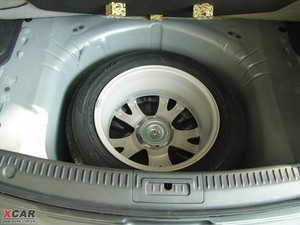 2009款2.0L 豪华版 备胎
