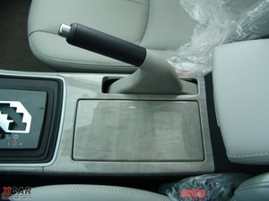 2009款2.5L 尊贵版 驻车制动器
