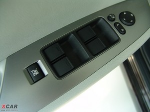 2009款2.5L 尊贵版 中控区