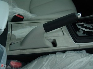 2009款2.5L 至尊版 驻车制动器