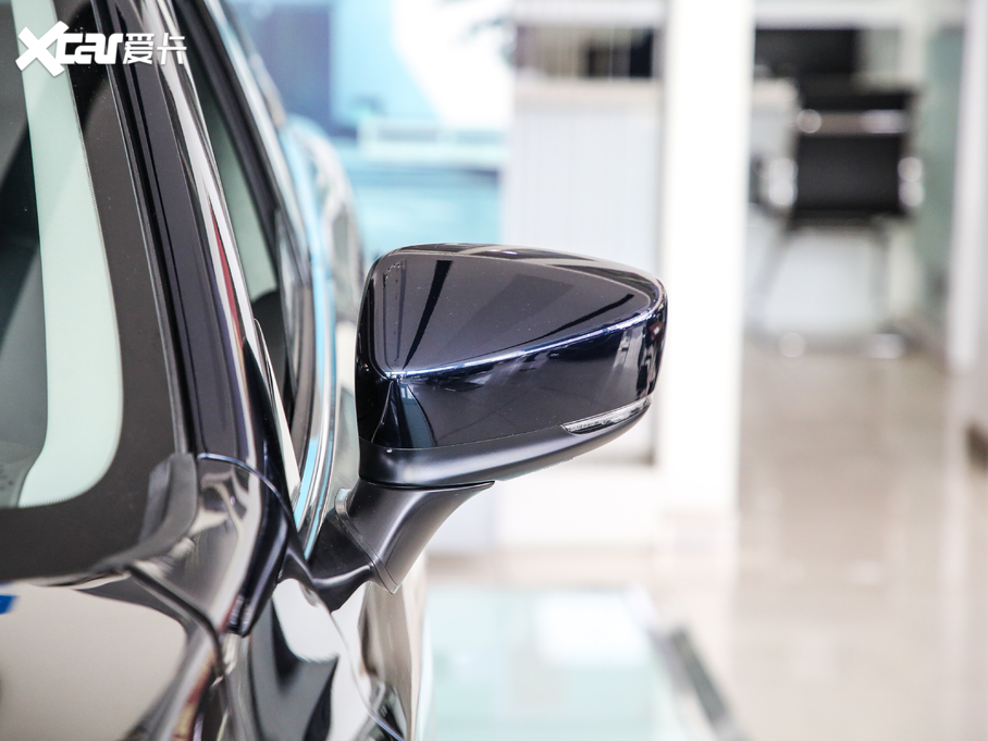 2020���Ɲ 2.0L �{(l��n)����A��