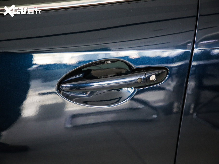 2020���Ɲ 2.0L �{����A��