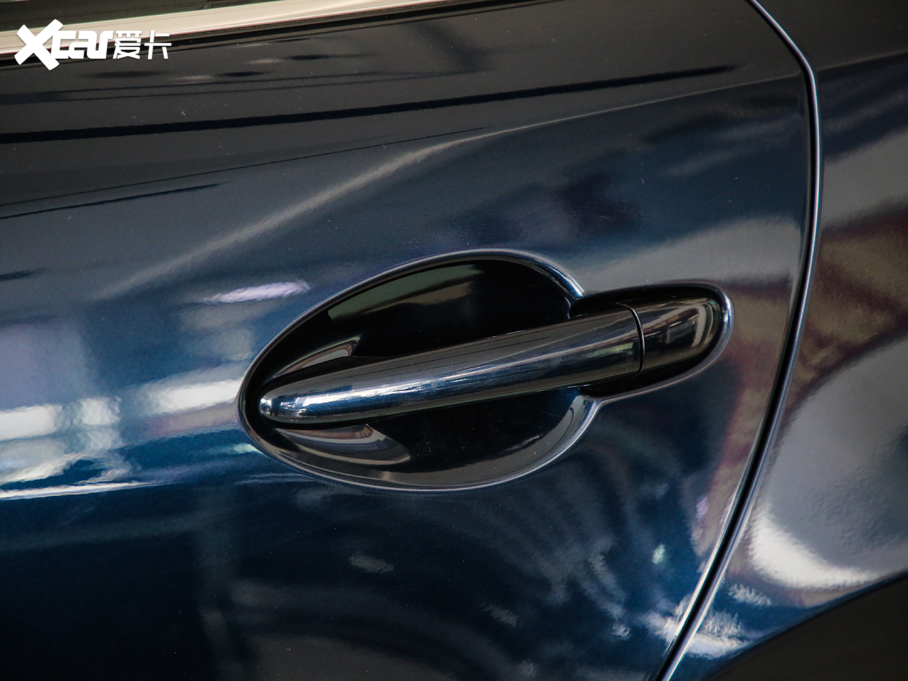 2020���Ɲ 2.0L �{����A��