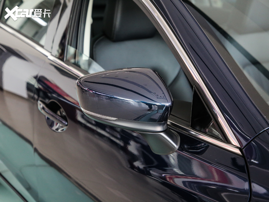 2020���Ɲ 2.0L �{����A��