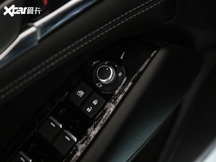 2020Ɲ 2.0L {(ln)A