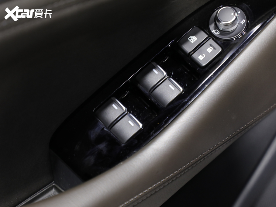 2020Ɲ 2.5L {(ln)