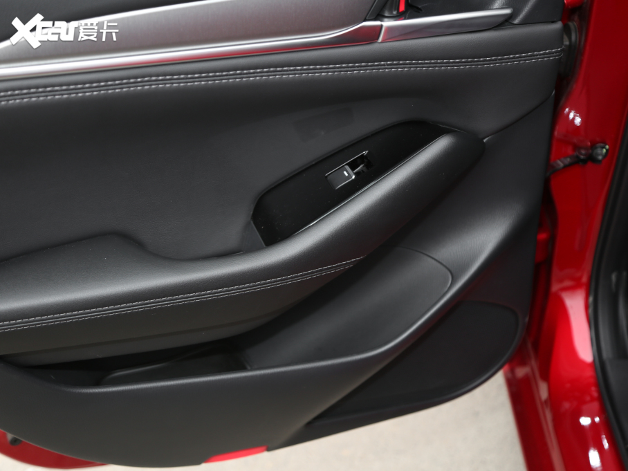 2021���Ɲ 2.5L �{���\�Ӱ�