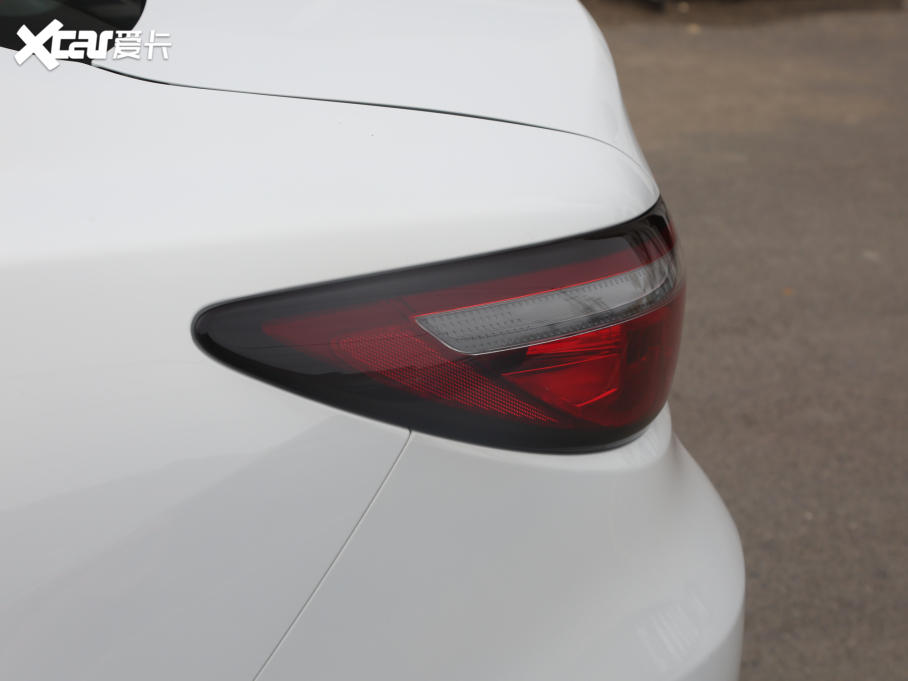 2021���Ɲ 2.0L �{(l��n)����A��