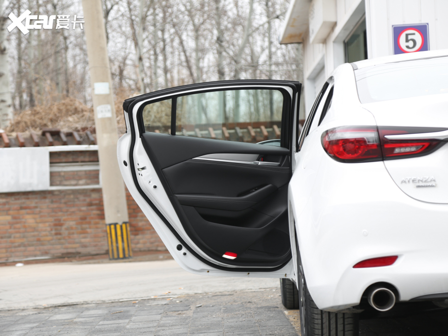 2021Ɲ 2.0L {(ln)A