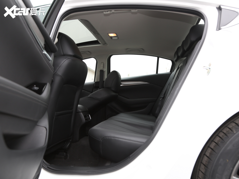 2021Ɲ 2.0L {(ln)A