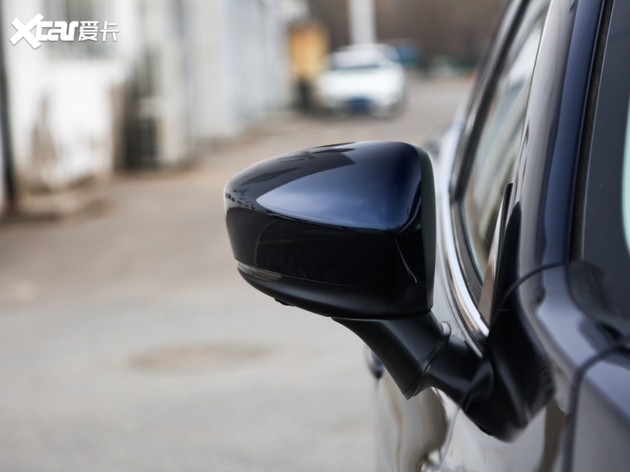 2021���Ɲ 2.0L �{����A��