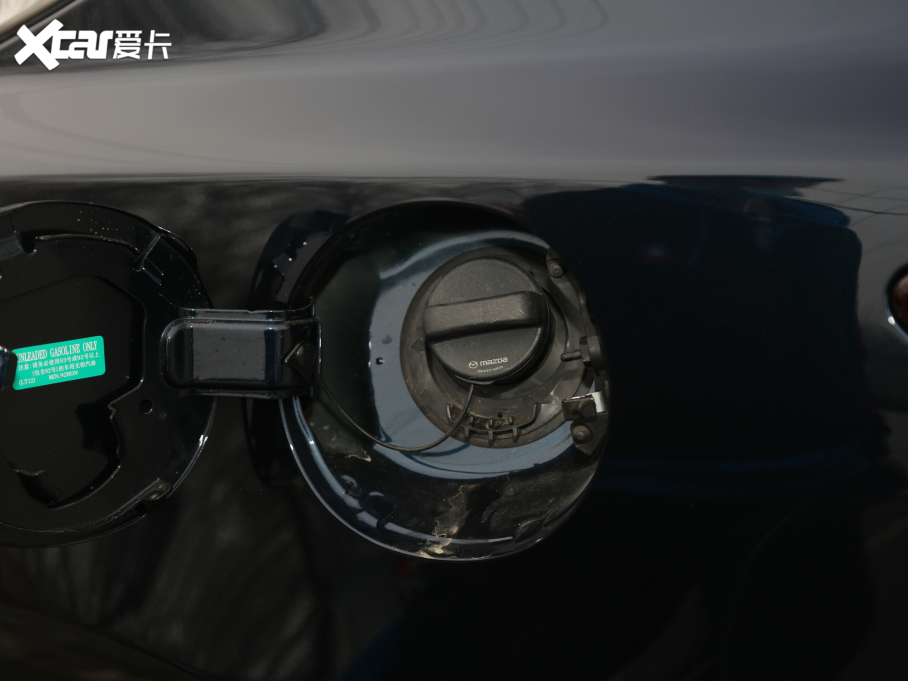 2021���Ɲ 2.0L �{����A��