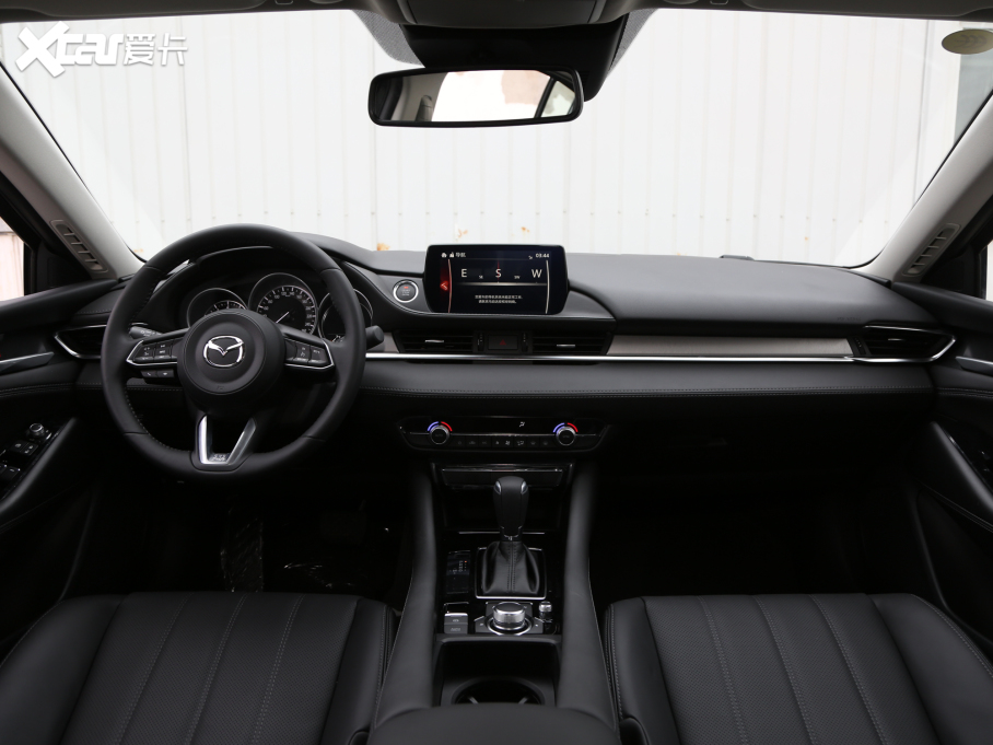 2021���Ɲ 2.0L �{����A��