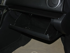 2011款2.0L 精英版 手套箱