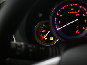 2011款2.0L 精英版 中控区