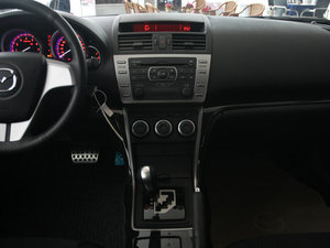 2011款2.0L 精英版 中控区