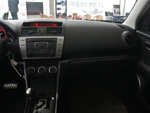 2011款2.0L 精英版 中控区