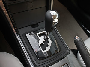 2012款2.0L 豪华版 换挡杆