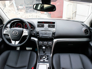 2012款2.5L 至尊版 内饰全景