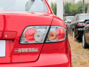 2012款2.0L 自动超豪华版 尾灯