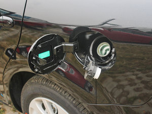 2012款2.0L 手动版 油箱盖