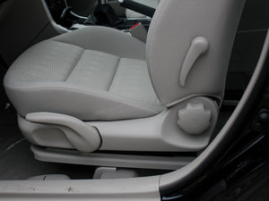 2012款2.0L 手动版 主驾驶座椅调节