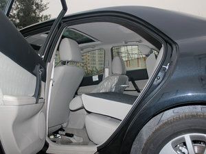 2012款2.0L 手动版 后排座椅放倒