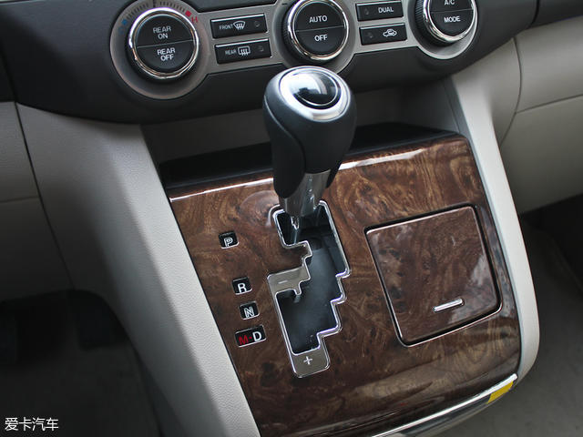 一汽馬自達(dá)2013款馬自達(dá)8