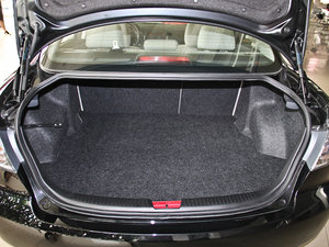 2013款2.0L 手动版 行李厢空间