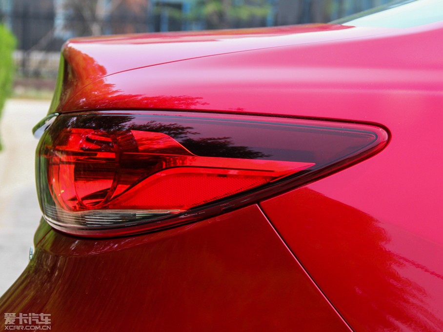 2014���Ɲ 2.5L �{������