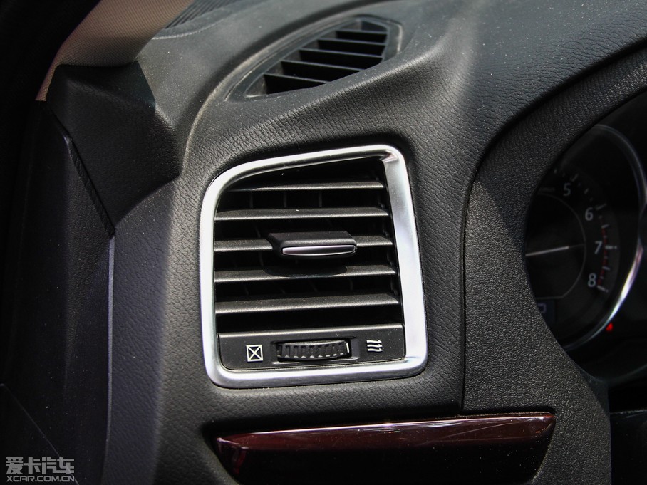 2014���Ɲ 2.5L �{(l��n)������