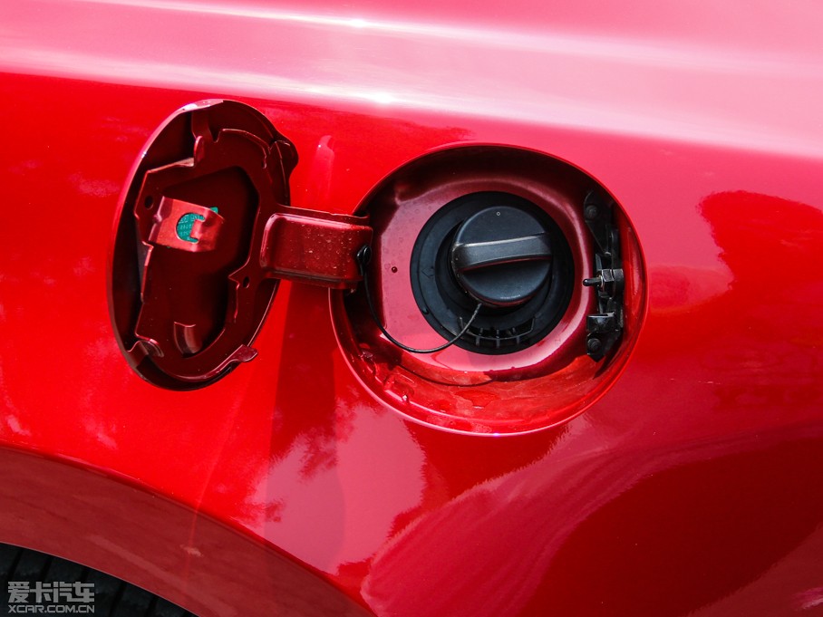 2014���Ɲ 2.5L �{(l��n)������