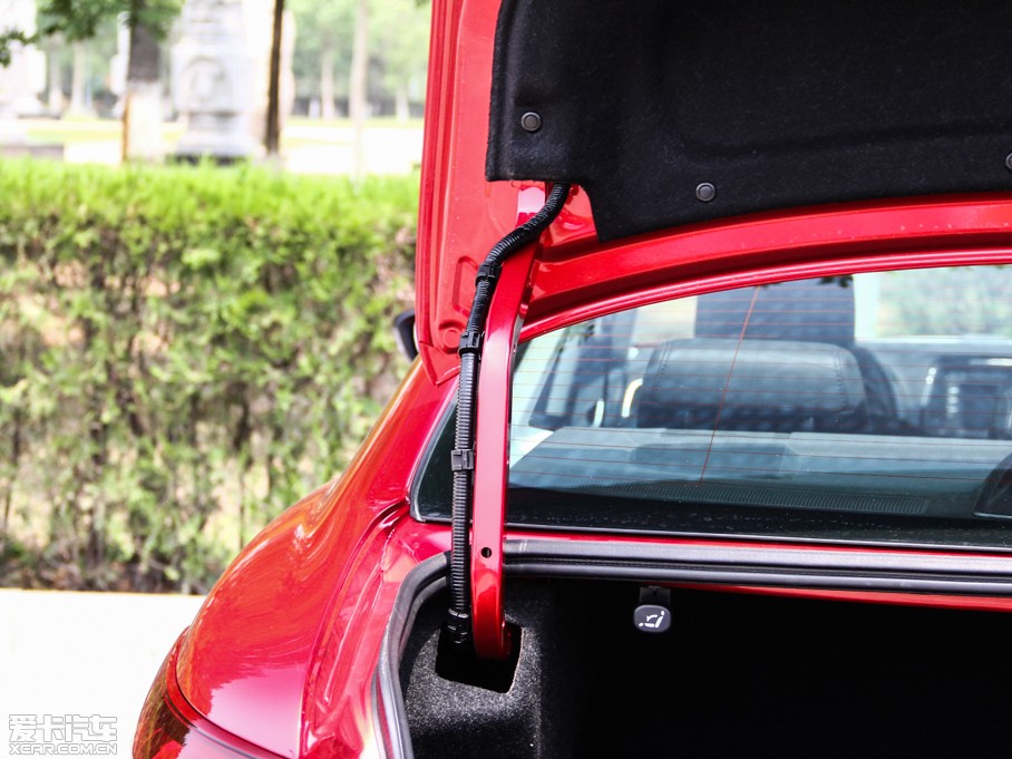 2014���Ɲ 2.5L �{������