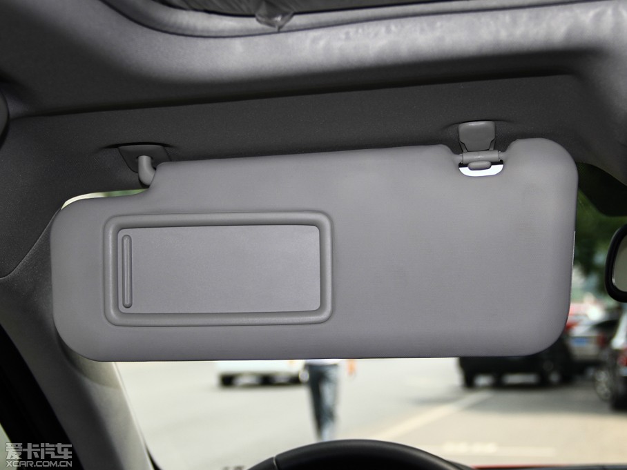 2014���Ɲ 2.5L �{������