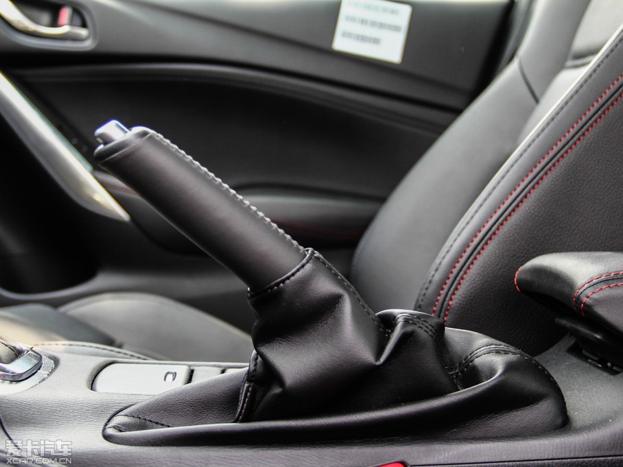 2014���Ɲ 2.0L �{�����F��