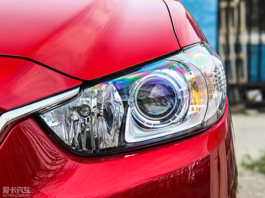 2014���Ɲ 2.0L �{(l��n)�����F��