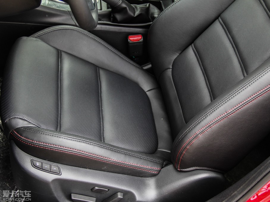 2014���Ɲ 2.0L �{�����F��