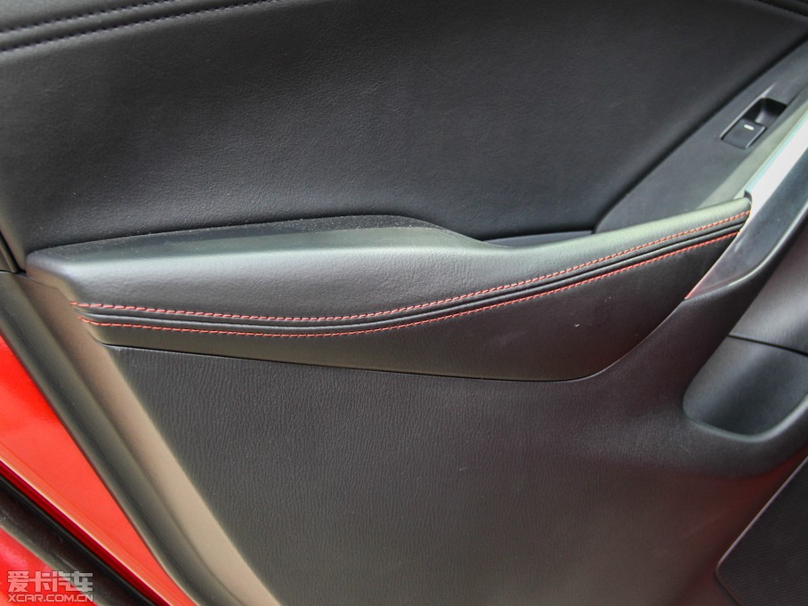 2014���Ɲ 2.0L �{�����F��