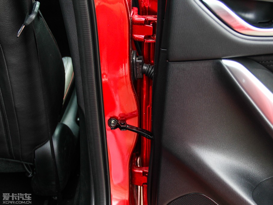 2014���Ɲ 2.0L �{(l��n)�����F��