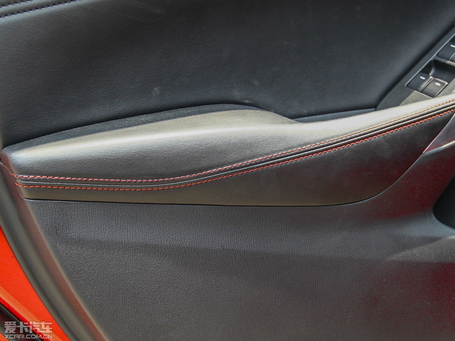 2014���Ɲ 2.0L �{�����F��