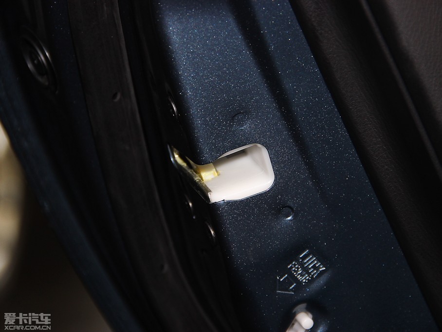 2014Ɲ 2.0L {(ln)A