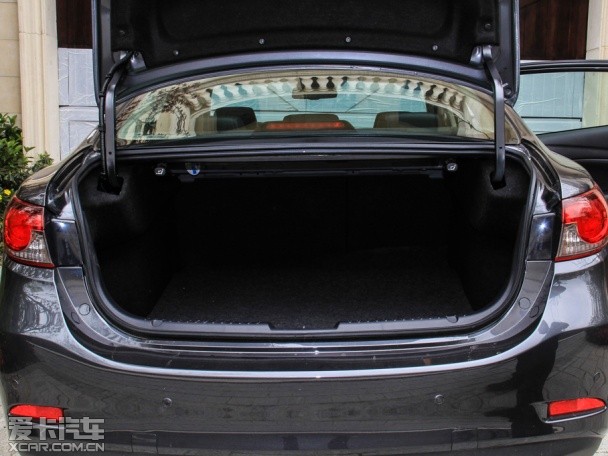 一汽馬自達2014款阿特茲