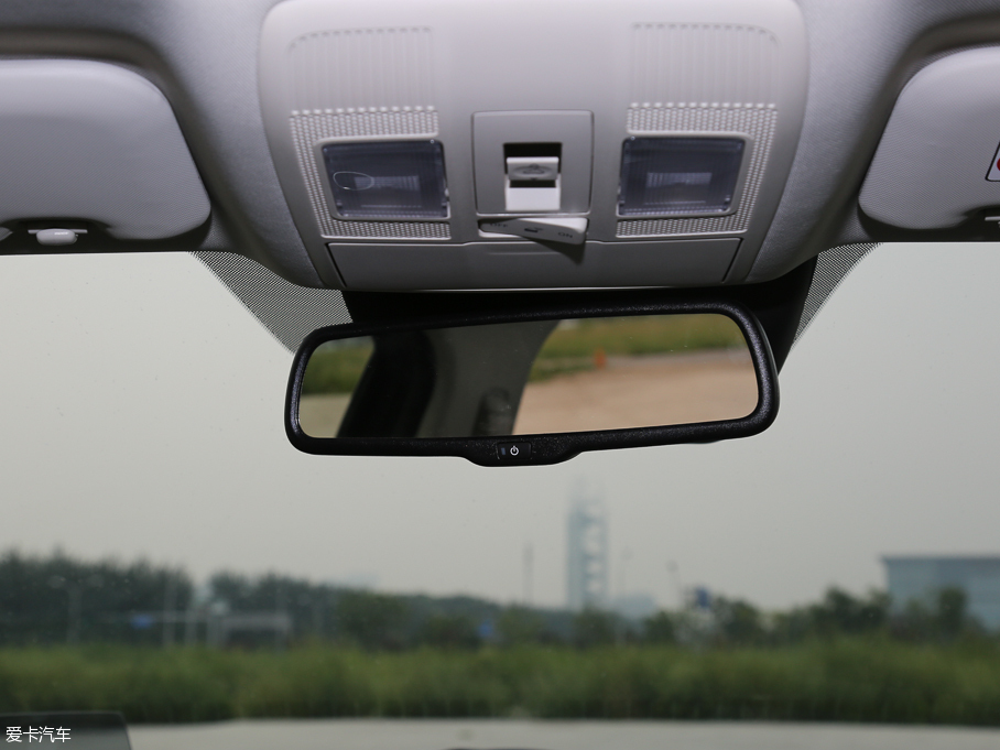 2017Ɲ 2.5L {(ln)