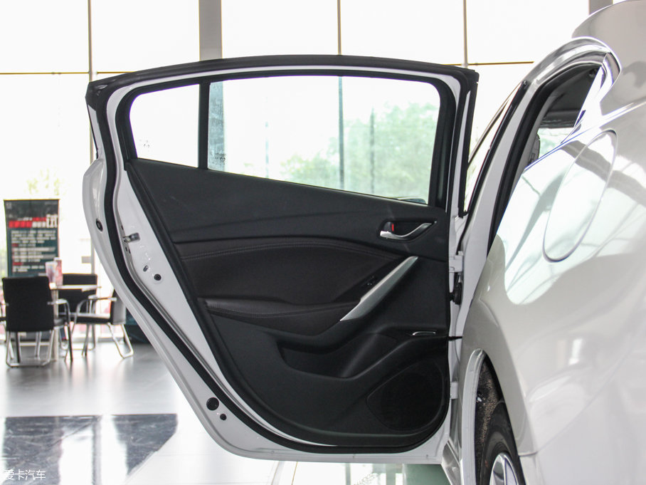 2017Ɲ 2.0L {(ln)A