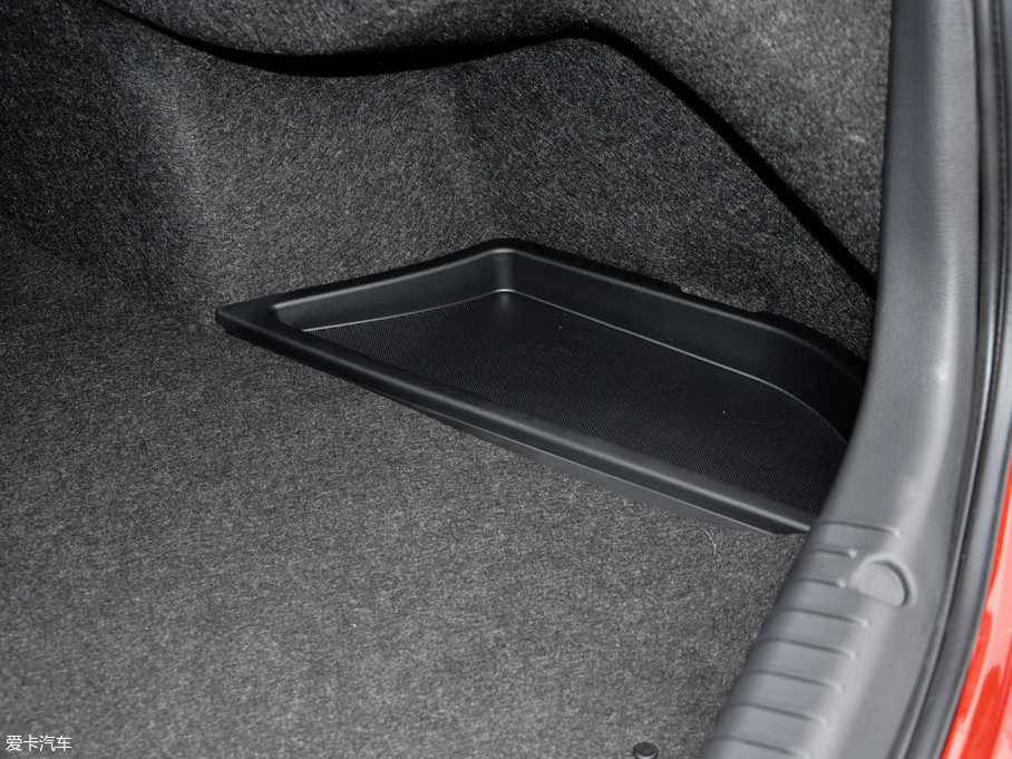 2017���Ɲ 2.5L �{���\�Ӱ�