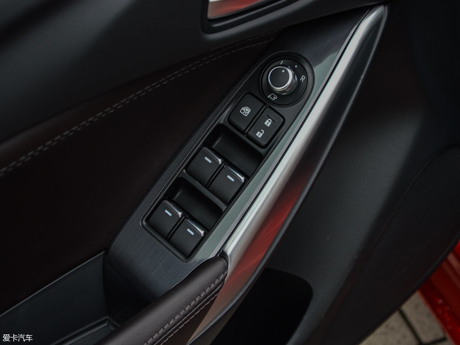 2017���Ɲ 2.5L �{���\�Ӱ�