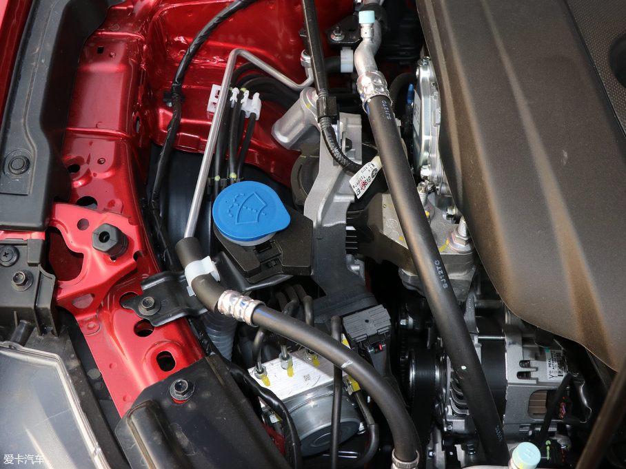 2017���Ɲ 2.0L �{�����F��