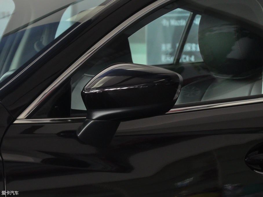 2017���Ɲ 2.0L �{��r�а�